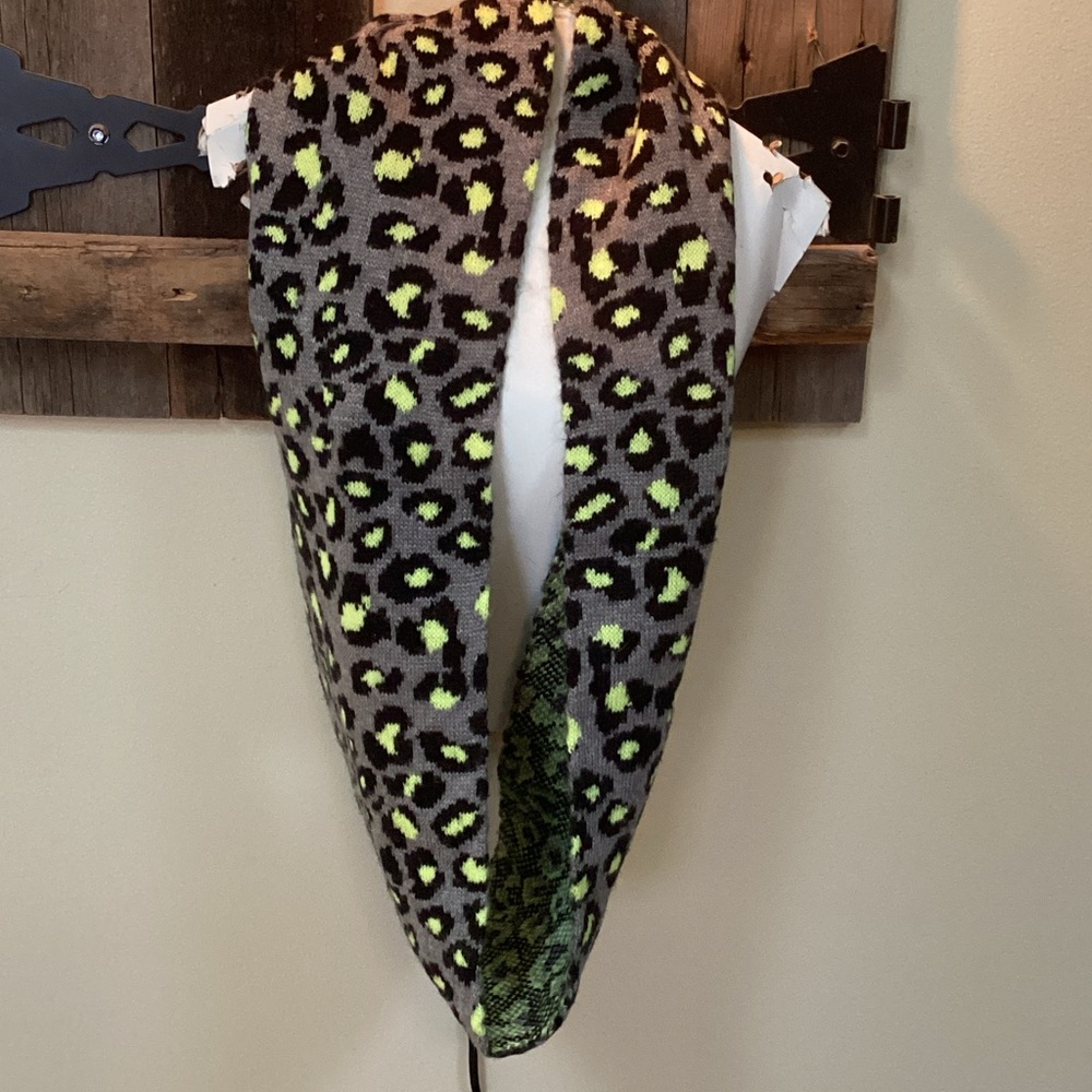 Aeropostale Green/yellow and Black animal Patterned infinity Scarf